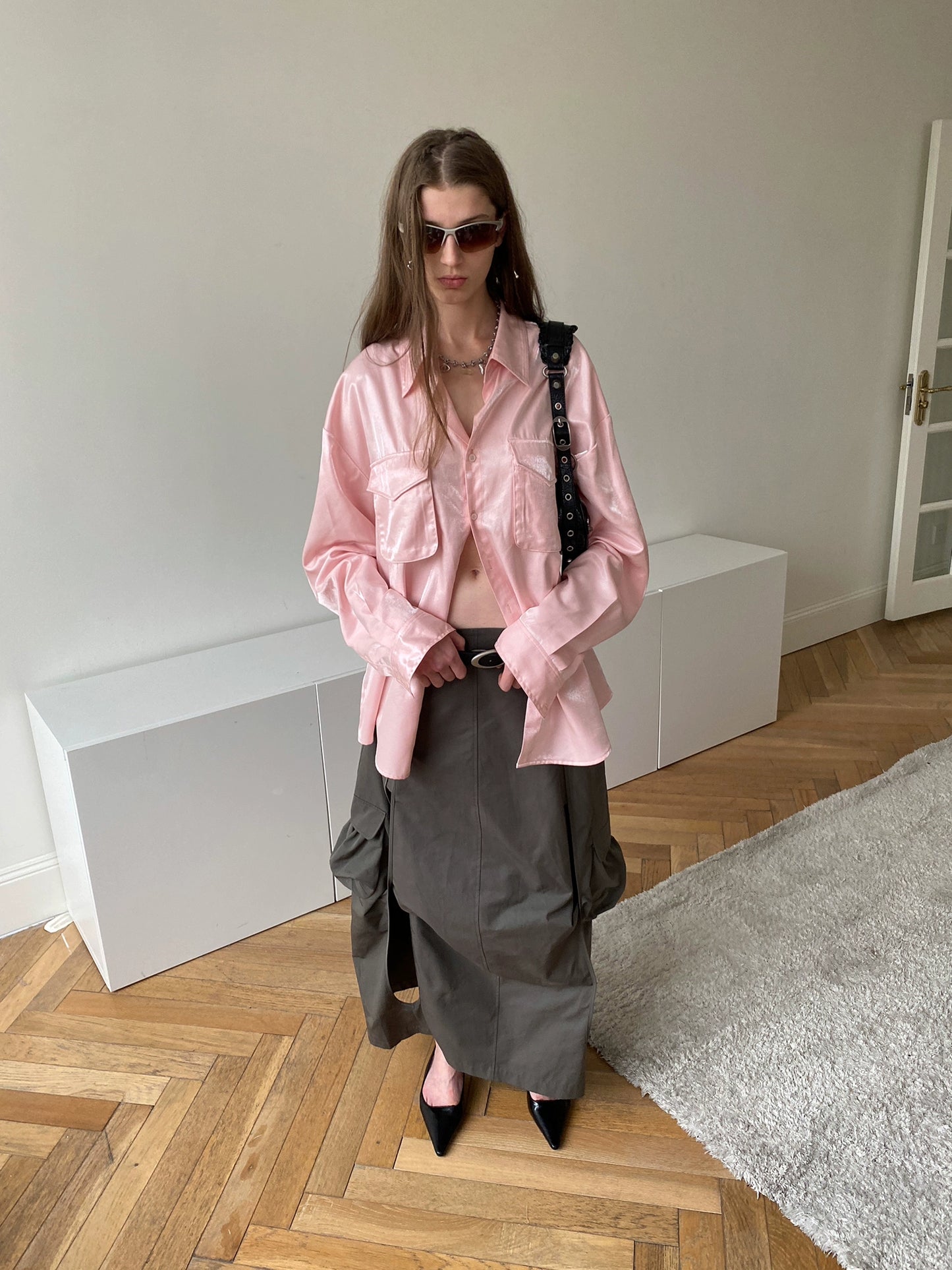 Delivery Pale pink long-sleeved shirt