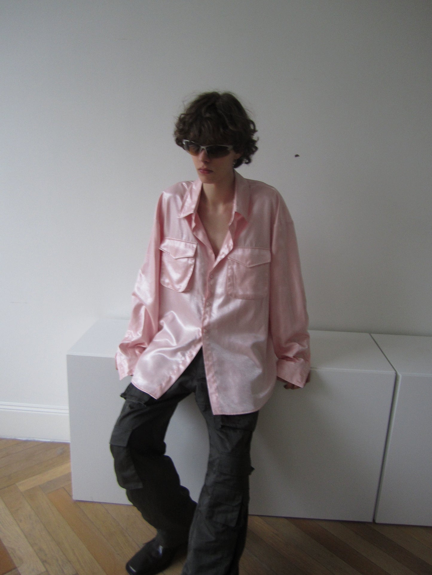 Delivery Pale pink long-sleeved shirt